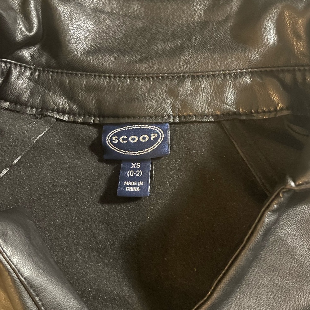 NWT Scoop NYC Ruched Sleeve Peplum Belted Top      Size XS